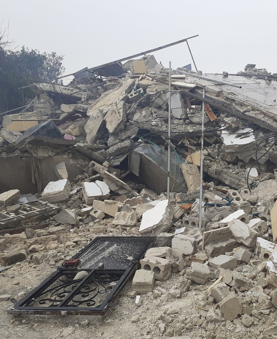 Γιατροί του Κόσμου Ελλάδας-Next to the victims of the deadly earthquake