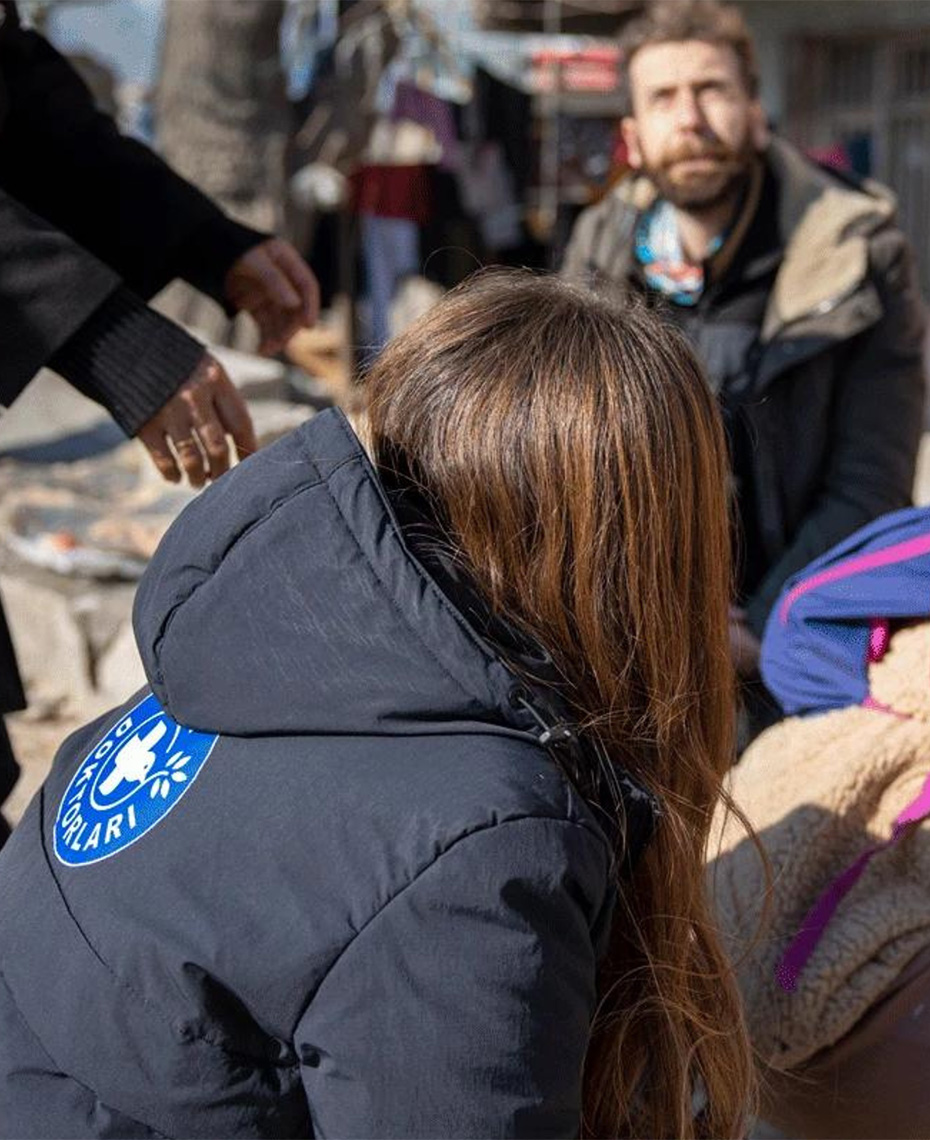 Γιατροί του Κόσμου Ελλάδας-Αναχώρησε αποστολή για τους σεισμόπληκτους σε Τουρκία – Συρία