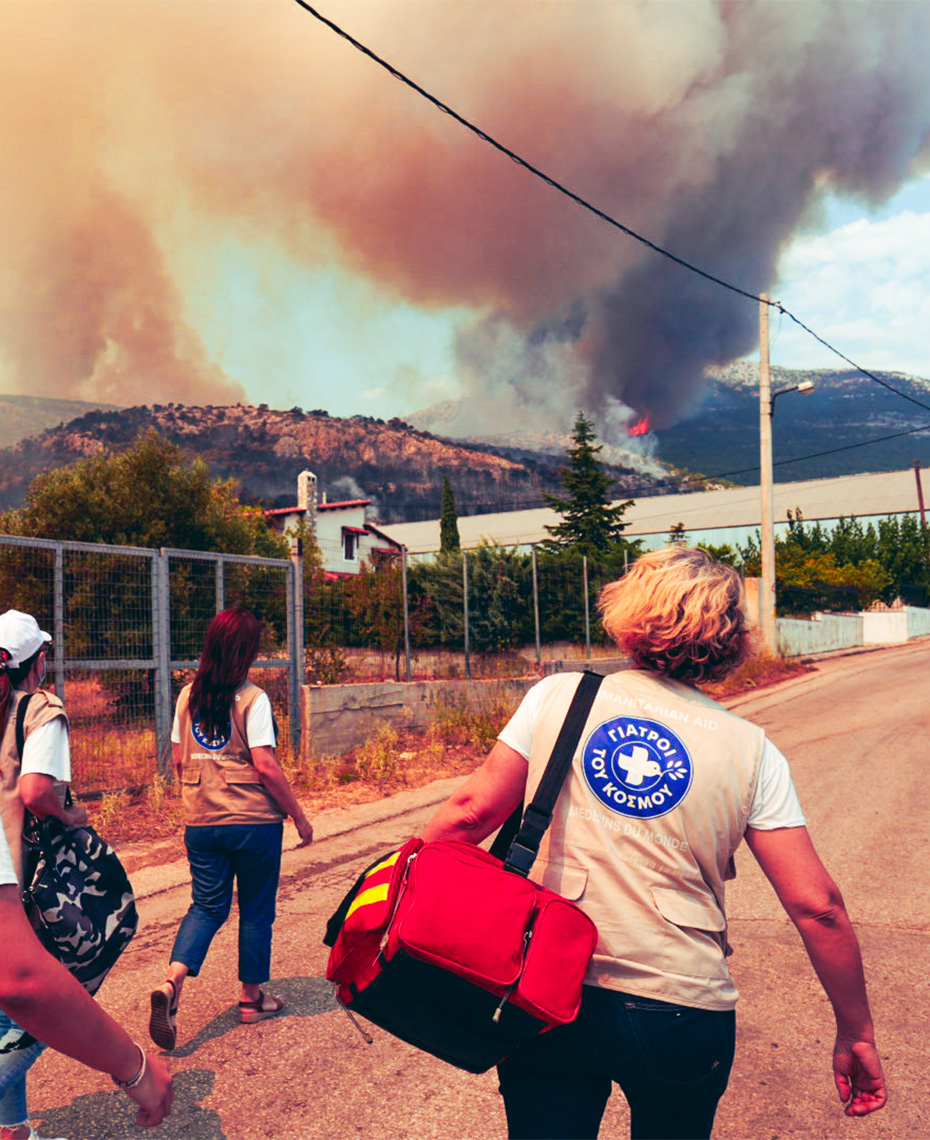 Γιατροί του Κόσμου Ελλάδας-By the side of the fire-affected people